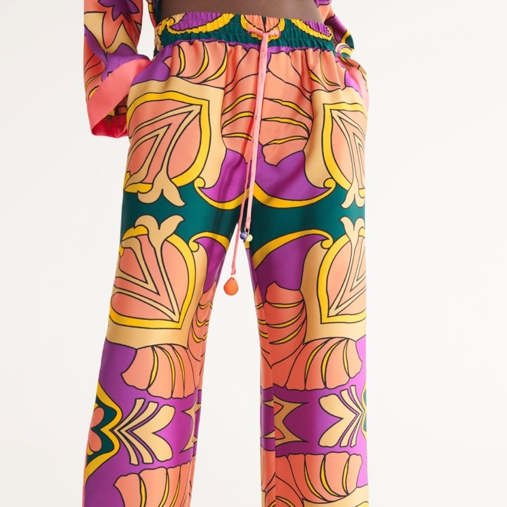 Blogger Favorite Zara Printed Pajama Style Satin Pants Size Small item 3443/782